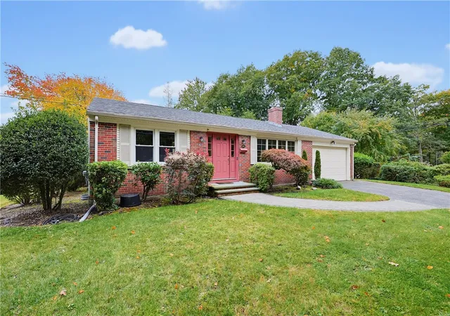 Photo 3 of Single family home for sale at 161 Rounds Ave, Riverside, RI 02915 | MLS# 1426015 | Listing updated on 2026-10-21