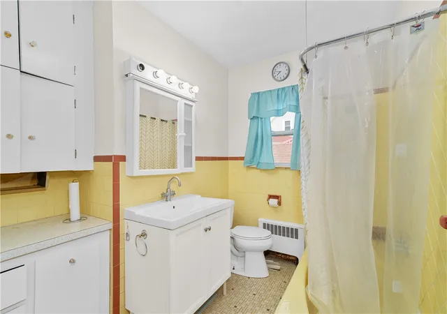 Photo 4 of Sale Pending at 40 Elmdale Ave, Providence, RI 02909 | MLS# 1426259 | Listing updated on 2026-10-22