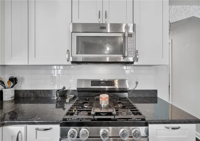 Photo 2 of Single family home for sale at 10 Doran Dr, Pawtucket, RI 02861 | MLS# 1426334 | Listing updated on 2026-10-22