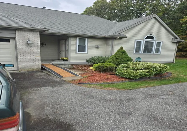 Photo 3 of Single family home for sale at 4 Jason's Grant Dr, Cumberland, RI 02864 | MLS# 1426407 | Listing updated on 2026-10-20