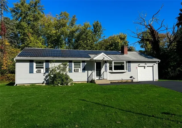 Photo 2 of Single family home for sale at 123 Wampanoag Rd, East Greenwich, RI 02818 | MLS# 1426434 | Listing updated on 2026-10-22