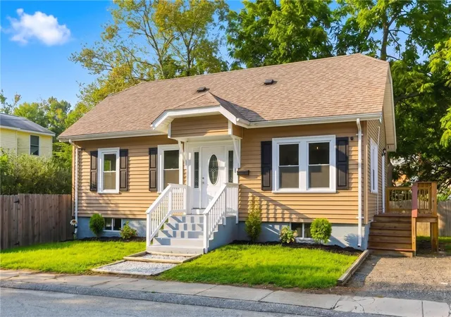Photo 1 of Single family home for sale at 21 Overbrook Ave, Warwick, RI 02889 | MLS# 1426469 | Listing updated on 2026-10-20