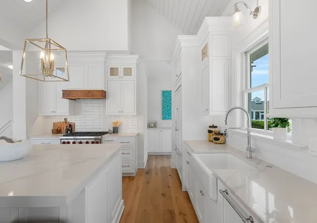 Photo 3 of Single family home for sale at 815 Ocean Rd, Narragansett, RI 02882 | MLS# 1426397 | Listing updated on 2026-10-20