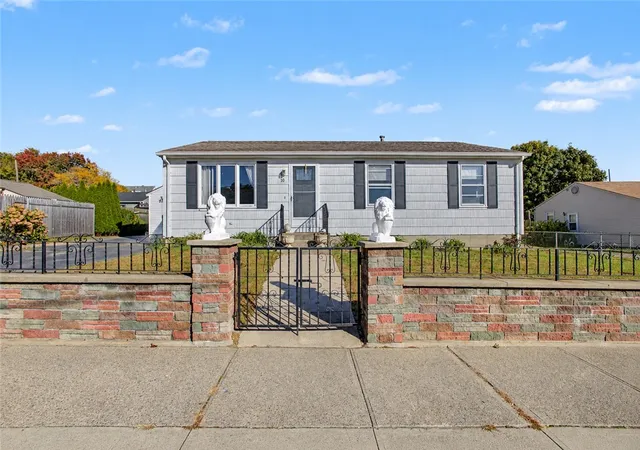 Photo 1 of Single family home for sale at 10 Winter St, Pawtucket, RI 02860 | MLS# 1425572 | Listing updated on 2026-10-21