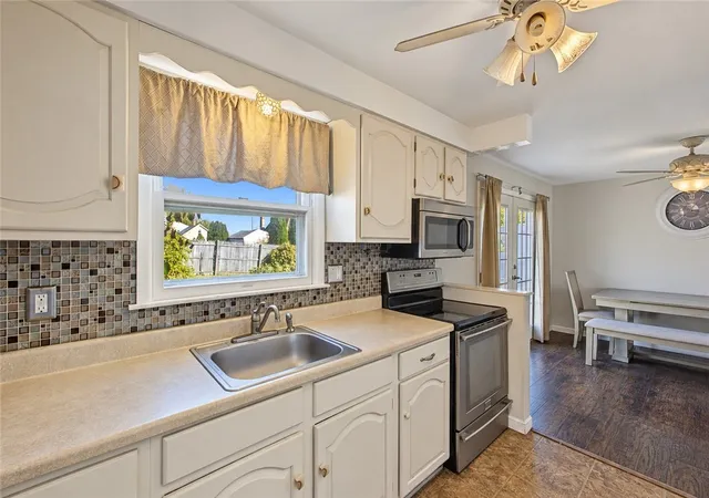 Photo 2 of Single family home for sale at 10 Winter St, Pawtucket, RI 02860 | MLS# 1425572 | Listing updated on 2026-10-21