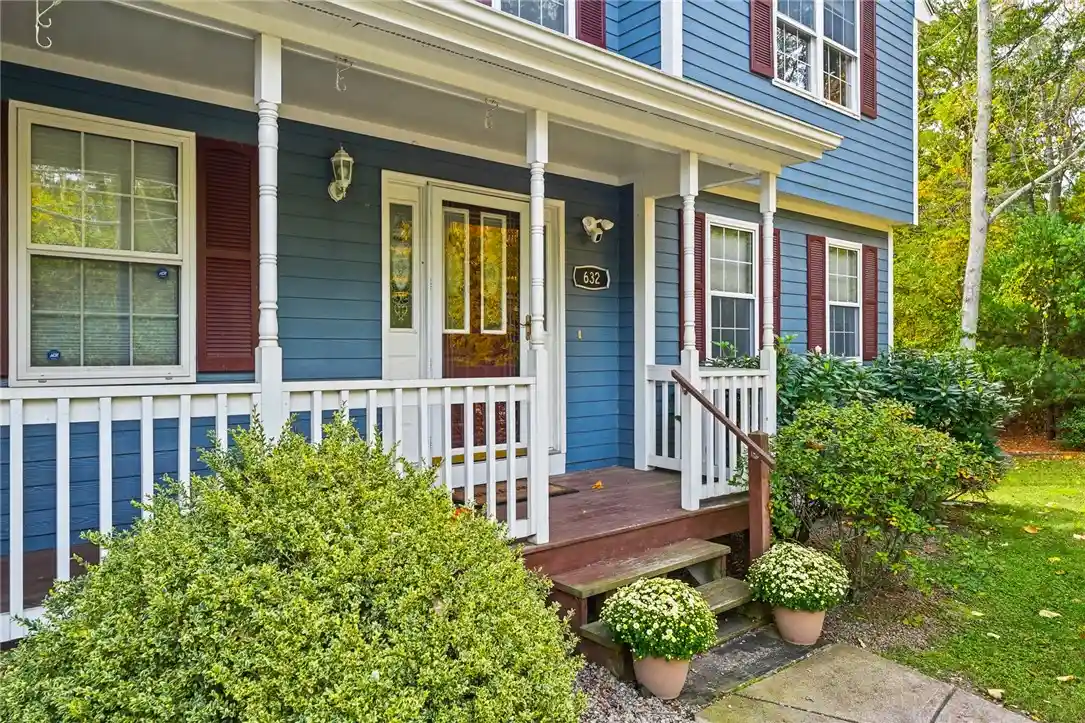 Photo 1 of Single family home for sale at 632 Shermantown Rd, Saunderstown, RI 02874 | MLS# 1426256 | Listing updated on 2026-10-29