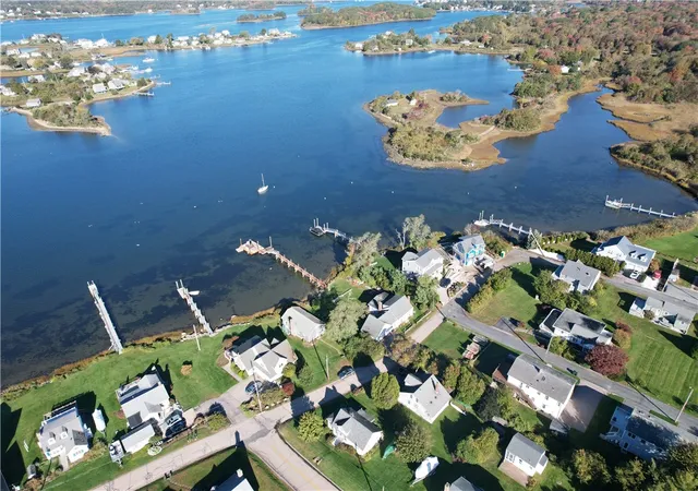 Photo 3 of Sale Pending at 39 Green Kinyon Driftway, Narragansett, RI 02882 | MLS# 1426579 | Listing updated on 2026-10-29