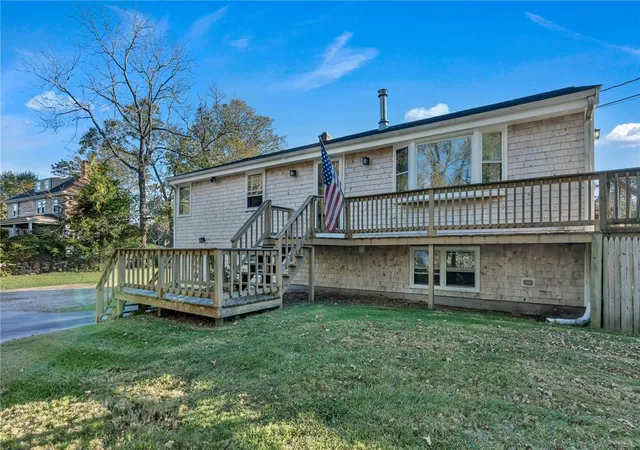 Photo 2 of Single family home for sale at 604 Boyds Ln, Portsmouth, RI 02871 | MLS# 1426463 | Listing updated on 2026-10-22
