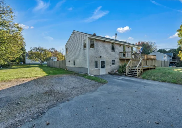 Photo 2 of Single family home for sale at 604 Boyds Ln, Portsmouth, RI 02871 | MLS# 1426463 | Listing updated on 2026-10-22