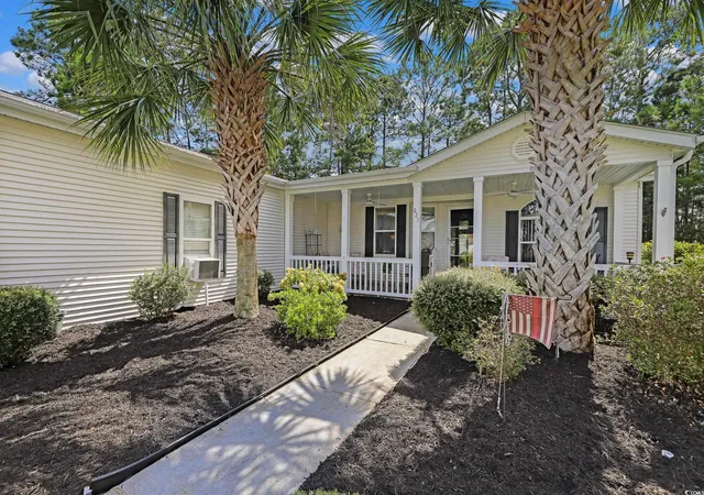 Photo 3 of Single family home for sale at 627 Woodholme Dr, Conway, SC 29526 | MLS# 2521654 | Listing updated on 2026-09-14