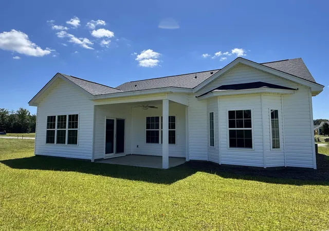 Photo 3 of Single family home for sale at 594 Shallow Cove Dr, Conway, SC 29527 | MLS# 2522207 | Listing updated on 2026-09-08