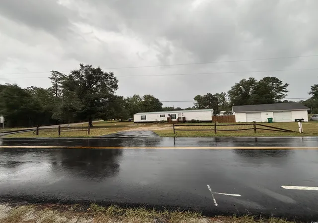 Photo 3 of Manufactured home for sale at 6137 Old Mullins Hwy, Nichols, SC 29581 | MLS# 2525338 | Listing updated on 2026-10-22