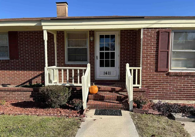 Photo 3 of Single family home for sale at 1411 E Harrison St, Dillon, SC 29536 | MLS# 2527472 | Listing updated on 2026-09-08