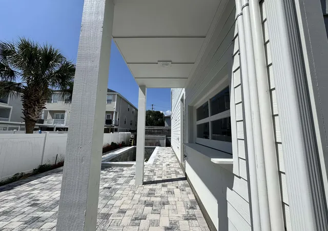Photo 4 of Single family home for sale at 913 S Dogwood Dr, Myrtle Beach, SC 29575 | MLS# 2529895 | Listing updated on 2026-09-08