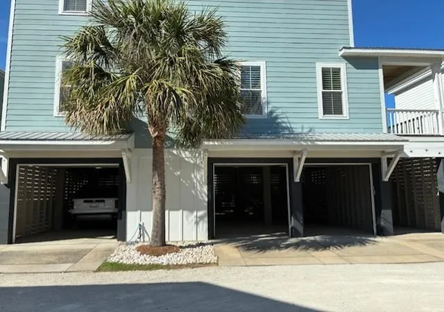 Photo 3 of Single family home for sale at 18 Coastal Breeze Trl, Pawleys Island, SC 29585 | MLS# 2600138 | Listing updated on 2026-09-11