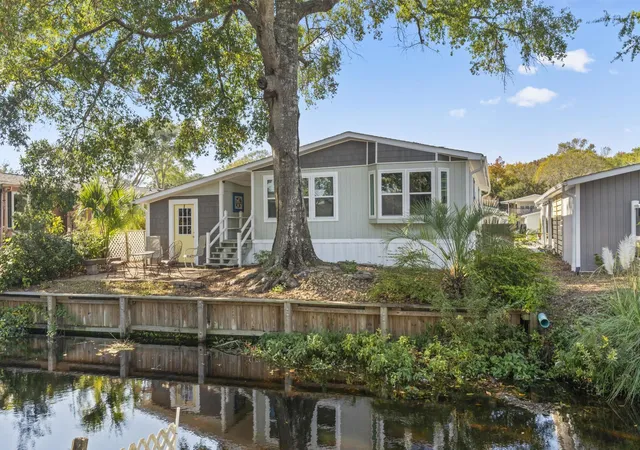 Photo 2 of Manufactured home for sale at 460 Fair Oaks Dr, Myrtle Beach, SC 29575 | MLS# 2604289 | Listing updated on 2026-09-03