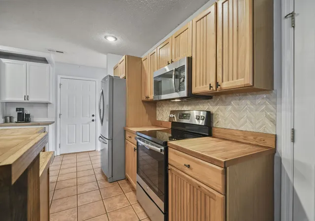 Photo 3 of Single family home for sale at 4040 Longleaf Ln, Murrells Inlet, SC 29576 | MLS# 2605367 | Listing updated on 2026-09-06