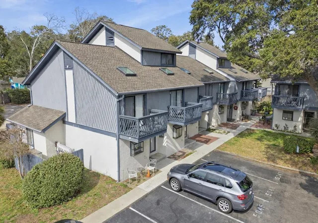 Photo 1 of Townhouse for sale at 504 30th Avenue N #3, Myrtle Beach, SC 29577 | MLS# 2605519 | Listing updated on 2026-09-14
