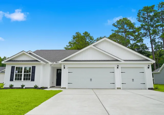 Photo 1 of Sale Pending at 34 Bennington Ct, Georgetown, SC 29440 | MLS# 2605865 | Listing updated on 2026-09-12