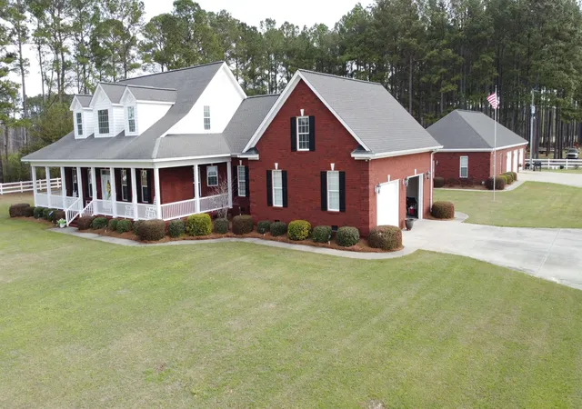 Photo 4 of Single family home for sale at 427 Berley Mc Rd, Conway, SC 29526 | MLS# 2606535 | Listing updated on 2026-09-09