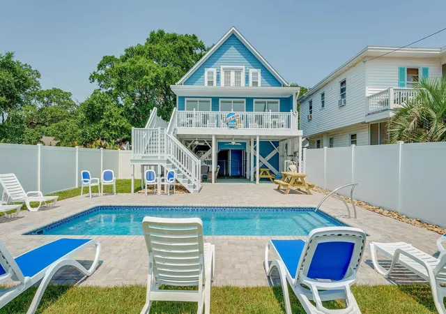 Photo 1 of Single family home for sale at 304 2nd Avenue S, North Myrtle Beach, SC 29582 | MLS# 2607066 | Listing updated on 2026-09-29