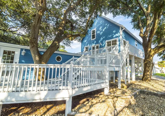 Photo 3 of Single family home for sale at 304 2nd Avenue S, North Myrtle Beach, SC 29582 | MLS# 2607066 | Listing updated on 2026-09-29