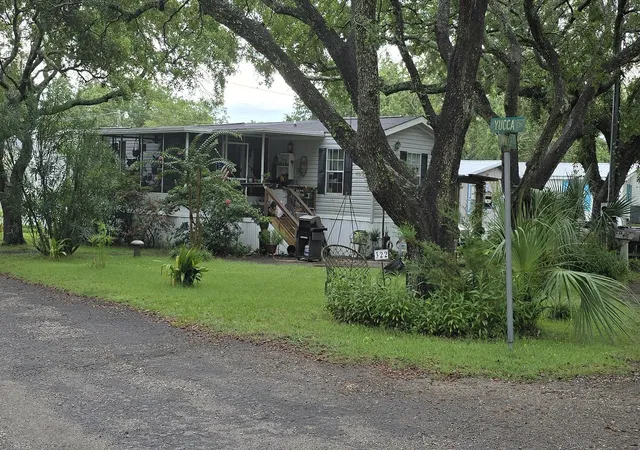 Photo 2 of Manufactured home for sale at 322 Yucca Cir, Murrells Inlet, SC 29576 | MLS# 2607296 | Listing updated on 2026-09-08