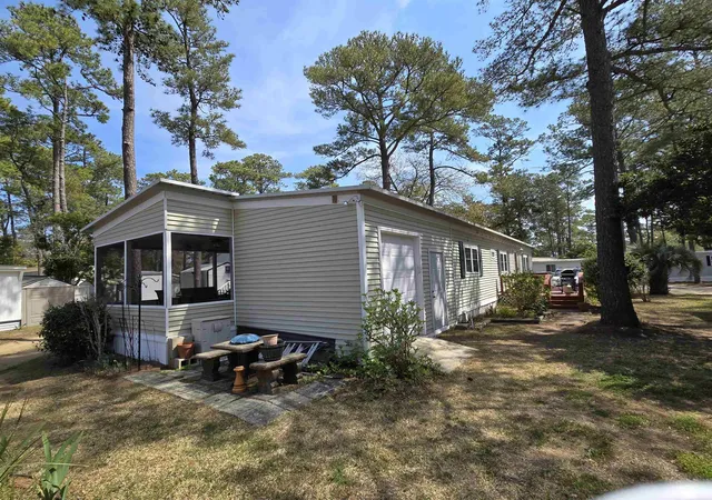 Photo 3 of Manufactured home for sale at 420 Delton Dr, Murrells Inlet, SC 29576 | MLS# 2607302 | Listing updated on 2026-09-08