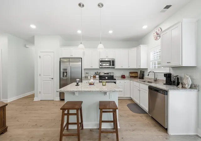 Photo 4 of Single family home for sale at 1700 Wren St, Georgetown, SC 29440 | MLS# 2607823 | Listing updated on 2026-09-16