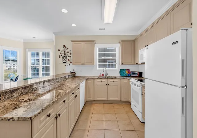 Listing Photo 5 - Condo for sale in building located at 4879 Luster Leaf Cir, Myrtle Beach, SC 29577 - Unit #305