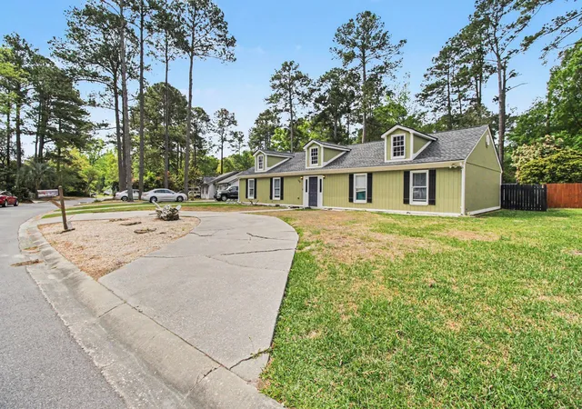 Photo 3 of Sale Pending at 129 Brookgate Dr, Myrtle Beach, SC 29579 | MLS# 2608903 | Listing updated on 2026-09-17