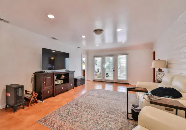 Photo 3 of Single family home for sale at 5516 Springs Ave, Myrtle Beach, SC 29577 | MLS# 2609163 | Listing updated on 2026-09-08