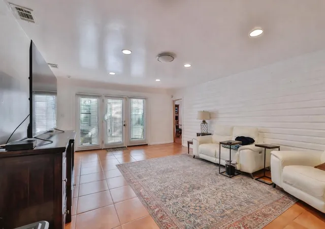 Photo 4 of Single family home for sale at 5516 Springs Ave, Myrtle Beach, SC 29577 | MLS# 2609163 | Listing updated on 2026-09-08