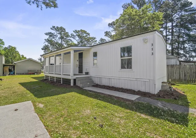 Photo 1 of Manufactured home for sale at 313 Cara Mia Ct, Myrtle Beach, SC 29577 | MLS# 2610220 | Listing updated on 2026-09-02
