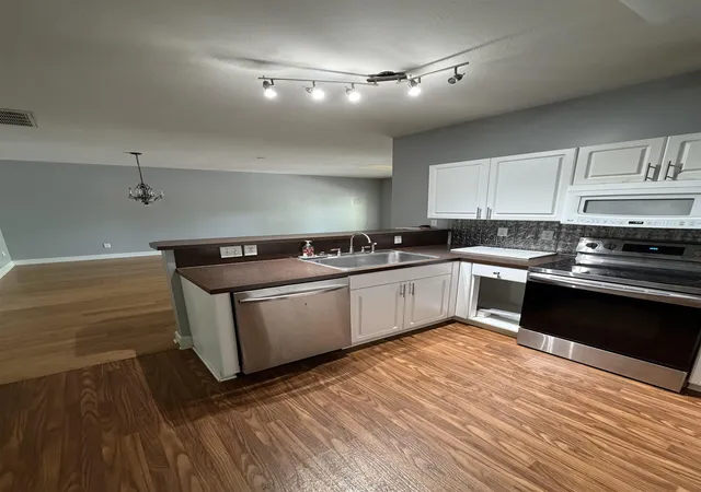 Photo 4 of Townhouse for sale at 70 Seagrove Ct #104, Pawleys Island, SC 29585 | MLS# 2610599 | Listing updated on 2026-09-10
