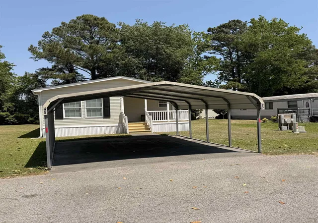 Photo 3 of Manufactured home for sale at 95 Crooked Is Cir, Murrells Inlet, SC 29576 | MLS# 2610672 | Listing updated on 2026-09-02
