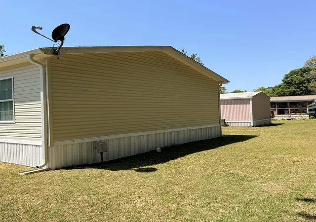 Photo 4 of Manufactured home for sale at 95 Crooked Is Cir, Murrells Inlet, SC 29576 | MLS# 2610672 | Listing updated on 2026-09-02