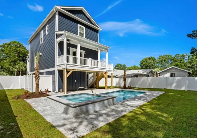 Photo 2 of Single family home for sale at 1027 Hickory Dr, Surfside Beach, SC 29575 | MLS# 2610947 | Listing updated on 2026-09-03