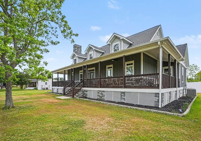 Photo 1 of Single family home for sale at 942 Meadow Dr, Loris, SC 29569 | MLS# 2611099 | Listing updated on 2026-08-31