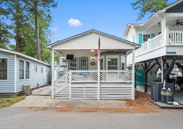 Photo 3 of Manufactured home for sale at 6001 1700 S Kings Hwy, Myrtle Beach, SC 29575 | MLS# 2611388 | Listing updated on 2026-09-13