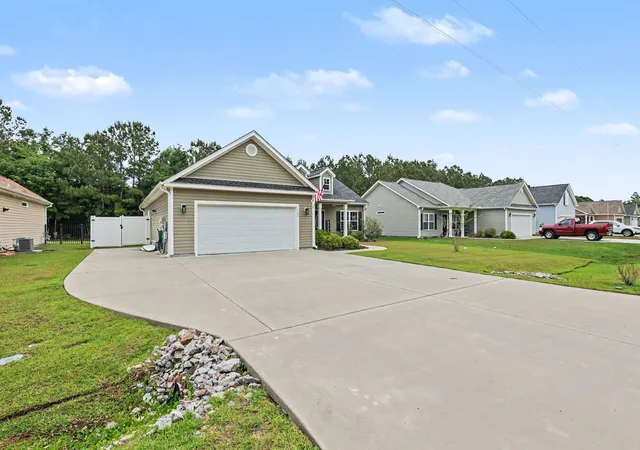 Photo 3 of Single family home for sale at 5207 Huston Rd, Conway, SC 29526 | MLS# 2611404 | Listing updated on 2026-09-11