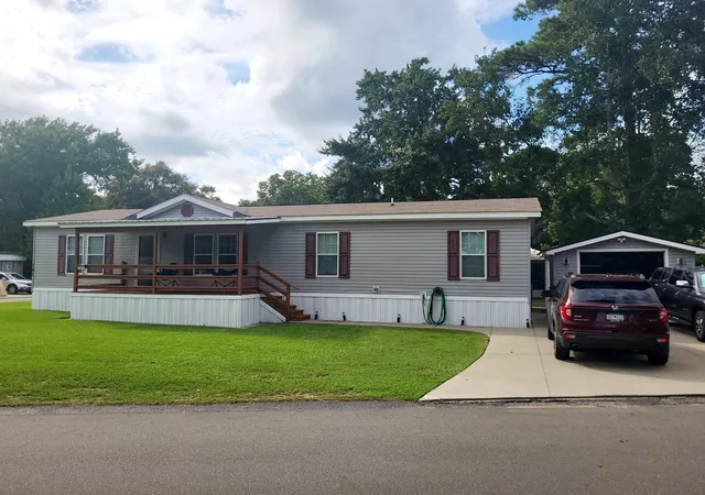 Photo 3 of Manufactured home for sale at 181 Offshore Dr, Murrells Inlet, SC 29576 | MLS# 2611781 | Listing updated on 2026-09-09