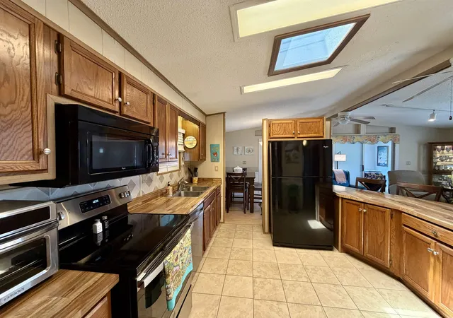 Photo 4 of Sale Pending at 505 Meadowlark Dr, Myrtle Beach, SC 29575 | MLS# 2612331 | Listing updated on 2026-09-02
