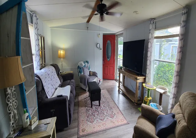 Photo 3 of Manufactured home for sale at 9 Crooked Is Cir, Murrells Inlet, SC 29576 | MLS# 2612349 | Listing updated on 2026-09-04