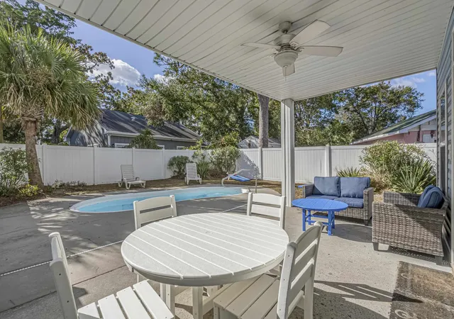 Photo 3 of Single family home for sale at 709 37th Avenue S, North Myrtle Beach, SC 29582 | MLS# 2612794 | Listing updated on 2026-09-29