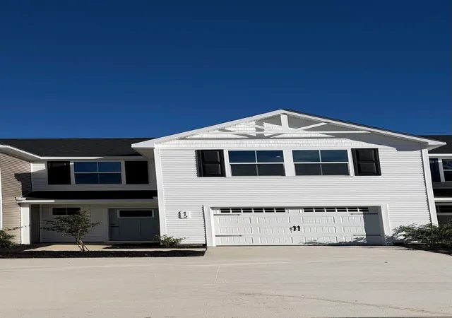 Photo 1 of Sale Pending at 412 Myrtle Meadows Dr #437B, Conway, SC 29526 | MLS# 2612813 | Listing updated on 2026-10-21