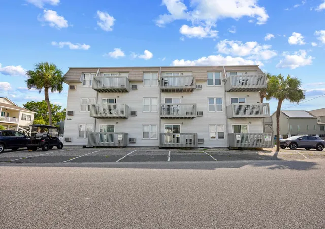 Photo 2 of Sale Pending at 300 47th Avenue S #1E, North Myrtle Beach, SC 29582 | MLS# 2613318 | Listing updated on 2026-09-25