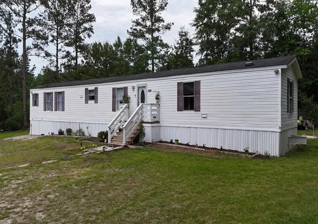Photo 2 of Manufactured home for sale at 1194 Rainbow Dr, Loris, SC 29569 | MLS# 2613421 | Listing updated on 2026-09-11