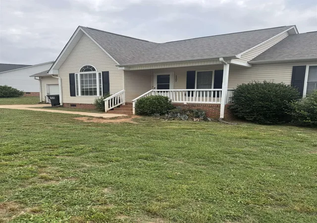 Photo 2 of Single family home for sale at 2202 Rolling Green Rd, Anderson, SC 29621 | MLS# 2613789 | Listing updated on 2026-09-04
