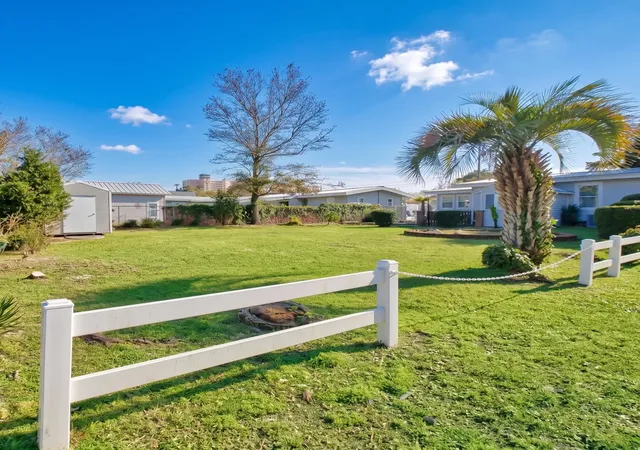 Photo 3 of Single family home for sale at 508 26th Avenue S, North Myrtle Beach, SC 29582 | MLS# 2614248 | Listing updated on 2026-09-21